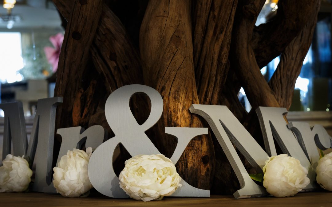ROSLIN BEACH HOTEL AUTUMN WEDDING – SAMANTHA AND KIERAN